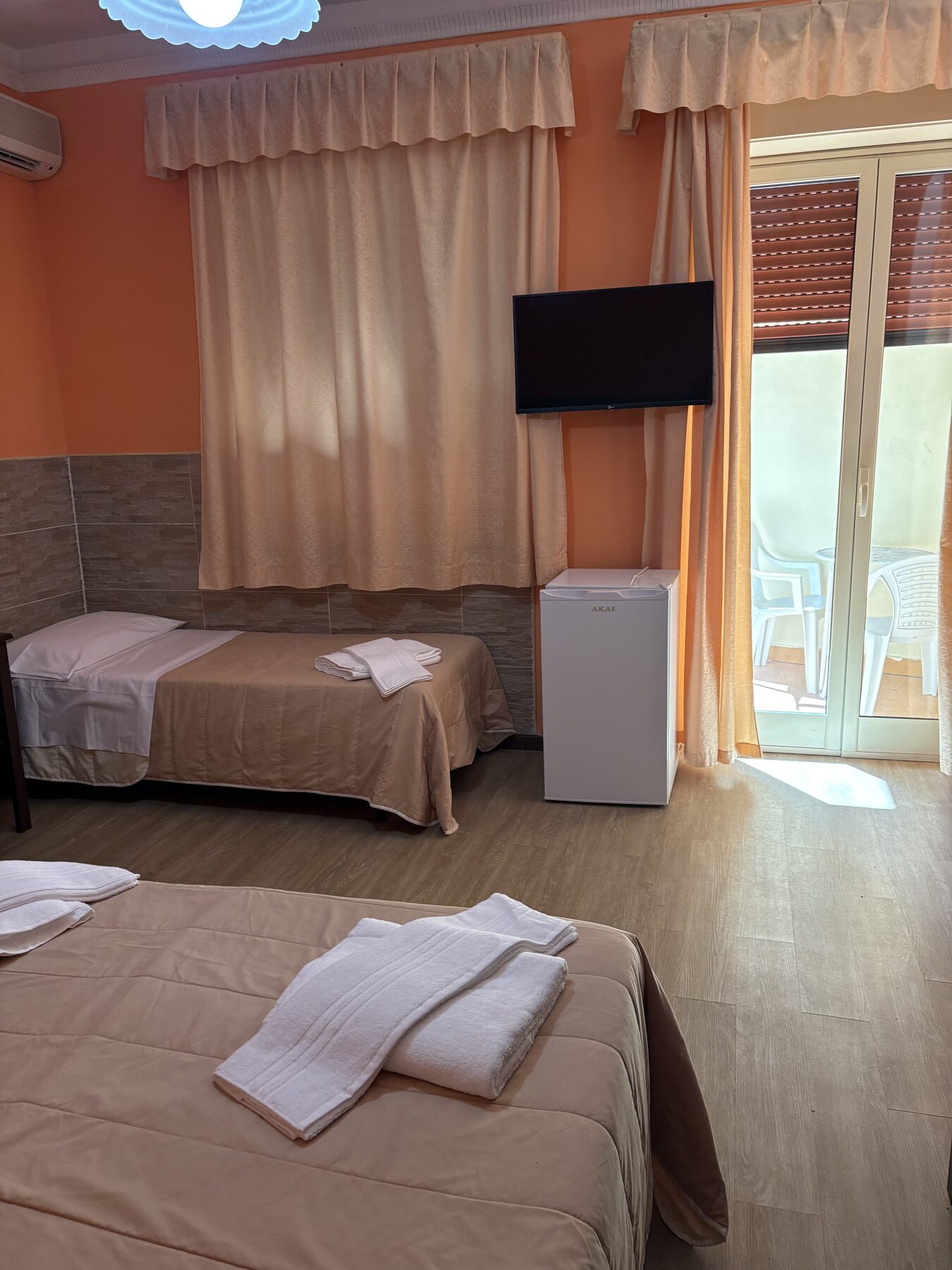 Quadruple room, view 2